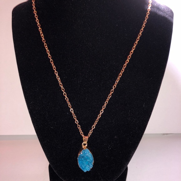 Boutique Jewelry - Natural Crystal Quartz Healing Chakra Necklace NWT